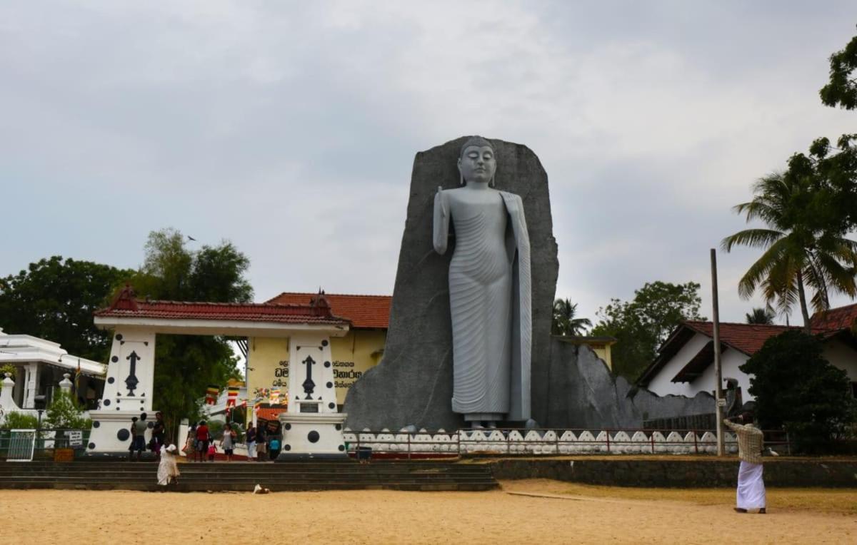 The Ocean Villa At Surf Spot Matara Bagian luar foto